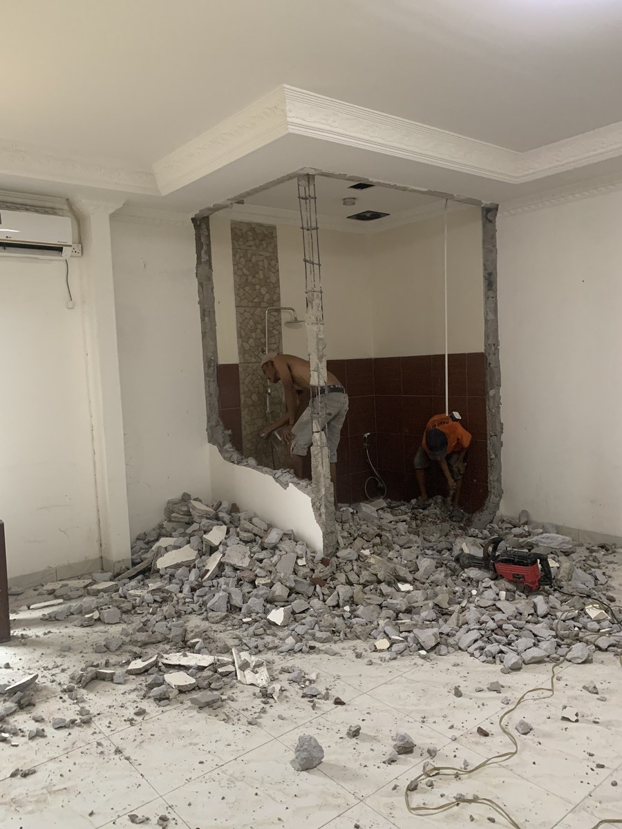 Kondisi ruang sebelum direnovasi — proyek Tanah Kusir