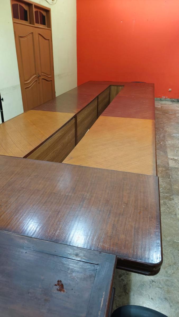 Kondisi Detail & Furnitur Built-in sebelum direnovasi — proyek Park Regis by Prince Hotel