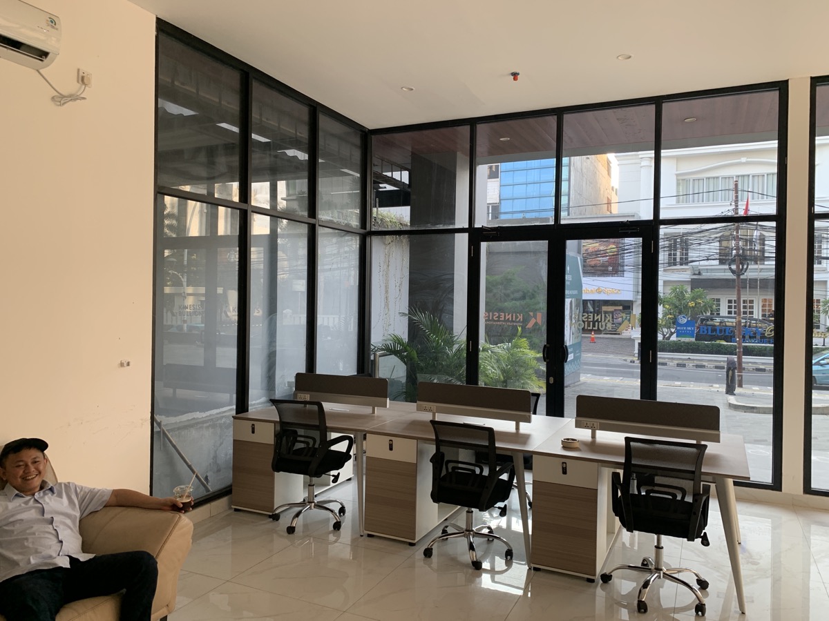 Kondisi Lobi & Resepsionis sebelum direnovasi — proyek Park Regis by Prince Hotel